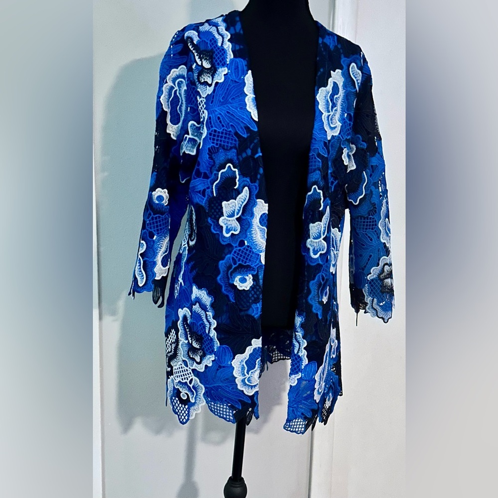 Beautiful Boston Proper Embroidered Lace Open Front Jacket!